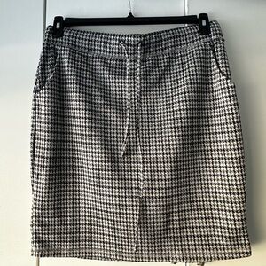 Monochrome Houndstooth Pencil Skirt
